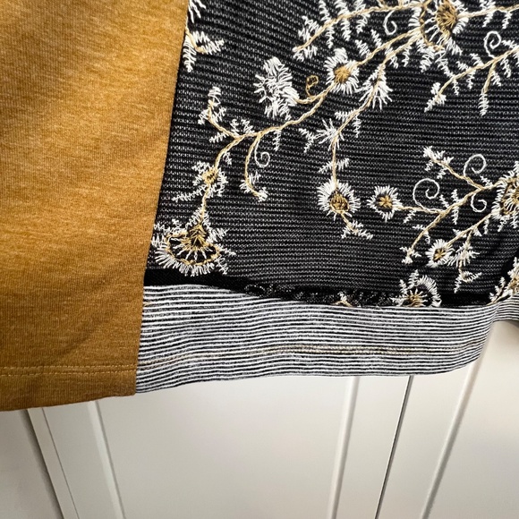 L.O.G.O. Lounge Women's Embroidered Knit Tunic | Hi/Low hem - Picture 5 of 8